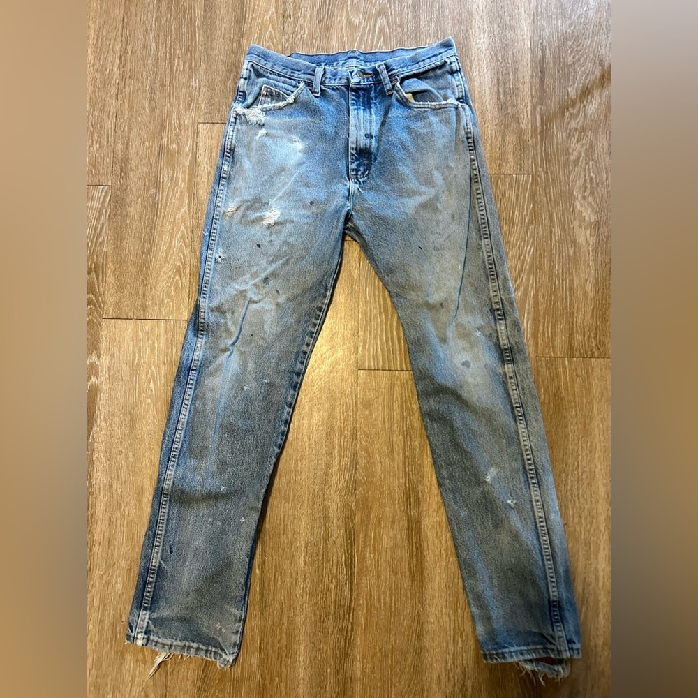 Distressed jeans 32x34